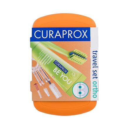 Curaprox Travel Ortho Orange sada: skládací zubní kartáček CS 5460 Ortho 1 ks + zubní pasta Be You Explorer Apple & Aloe 10 ml + držák na mezizubní kartáčky 1 ks + mezizubní kartáček 3 ks