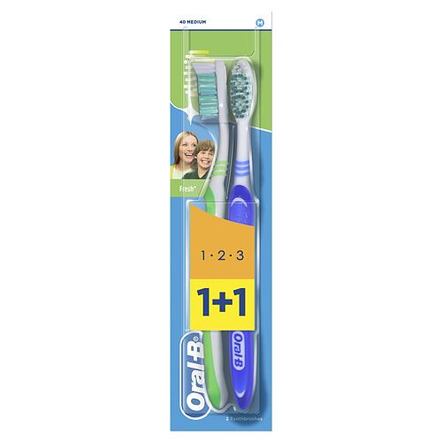 Klasický zubní kartáček Oral-B 1-2-3 Fresh Medium 2 ks
