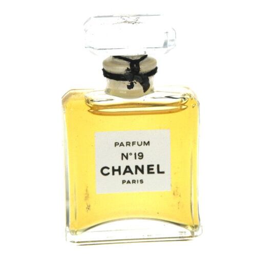 Parfém Chanel No. 19 Náplň 7,5 ml poškozená krabička