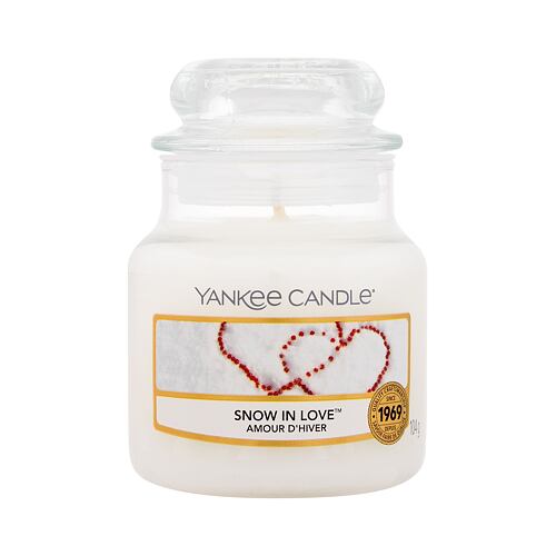 Vonná svíčka Yankee Candle Snow In Love 104 g