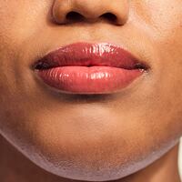 Balzám na rty Rimmel London Oh My Gloss! Butter Me Up 15 ml 005 Coral Breeze